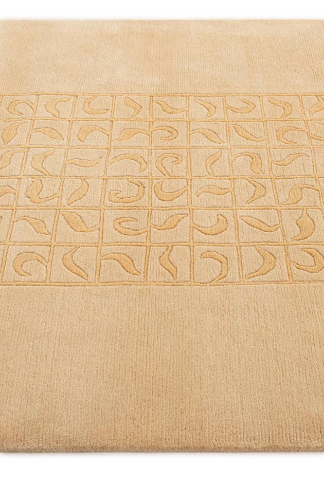 Detail image of 4' 1 x 5' 10 Hand Knotted Nepal Wool Rug