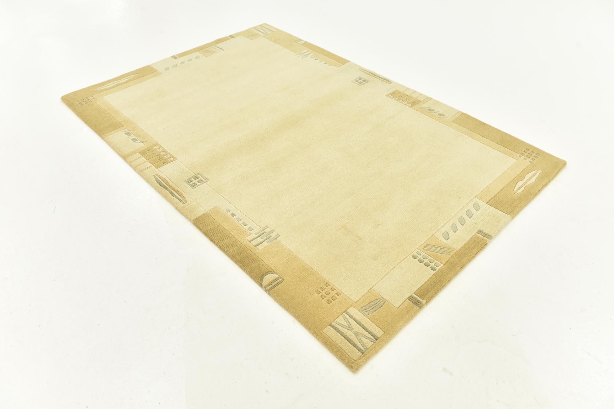 4' x 5' 10 Hand Knotted Nepal Wool Rug