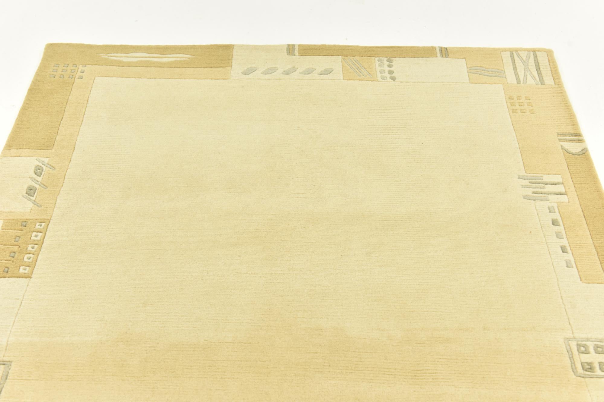 4' x 5' 10 Hand Knotted Nepal Wool Rug