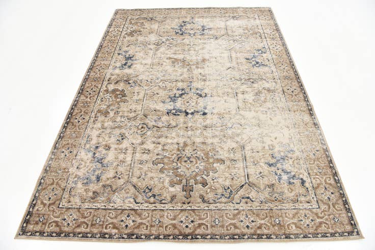 Detail image of 160cm x 225cm New Vintage Rug