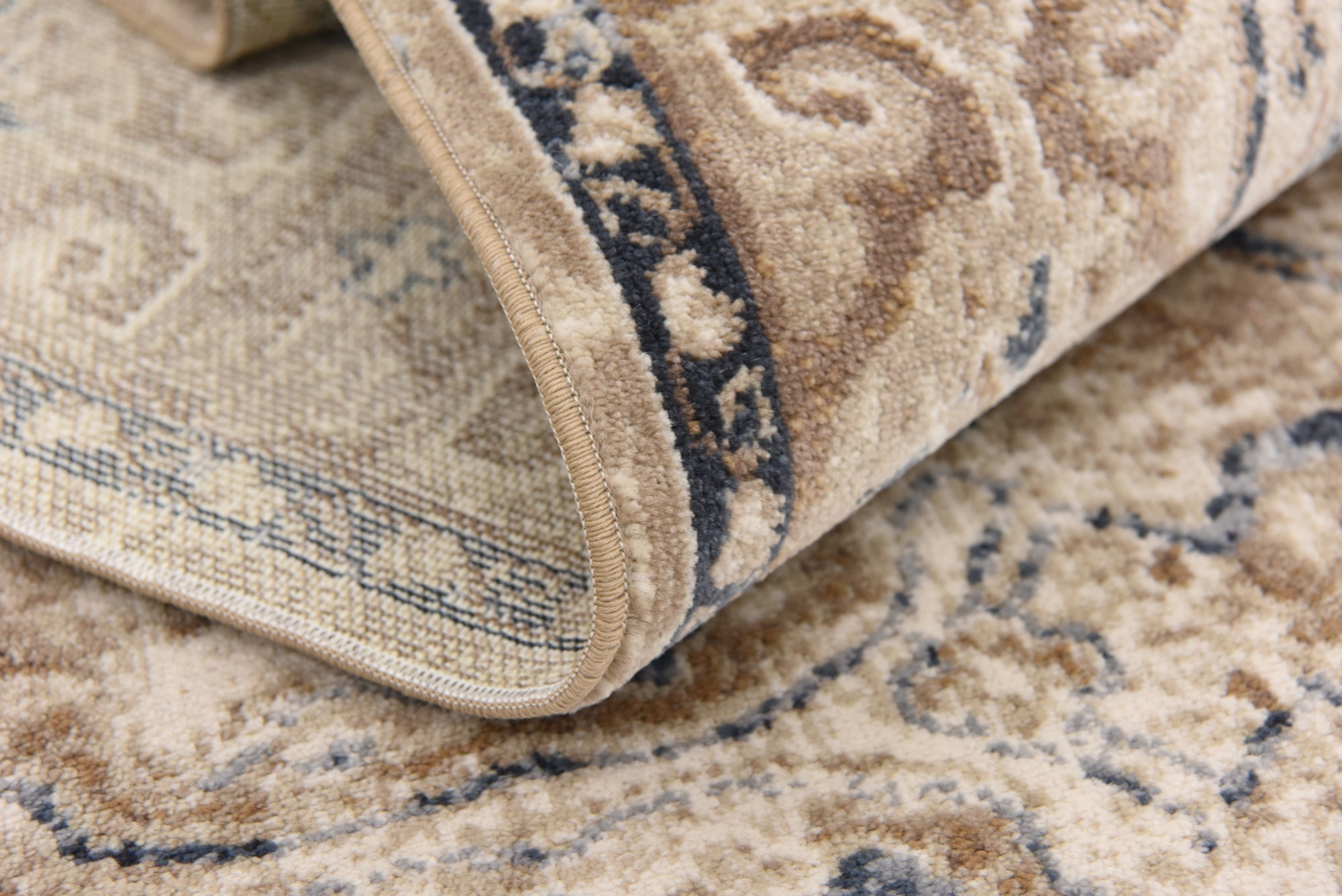 160cm x 225cm New Vintage Rug