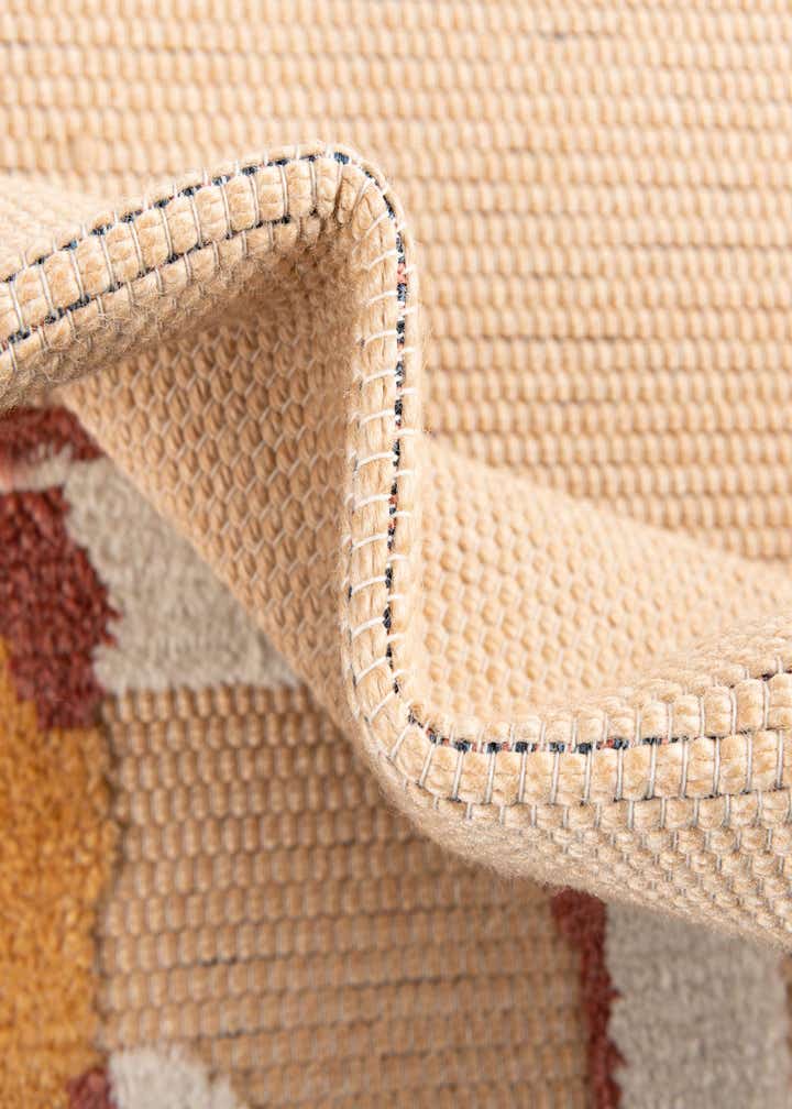 5' x 7' 7 Easy-Clean Indoor / Outdoor Rug