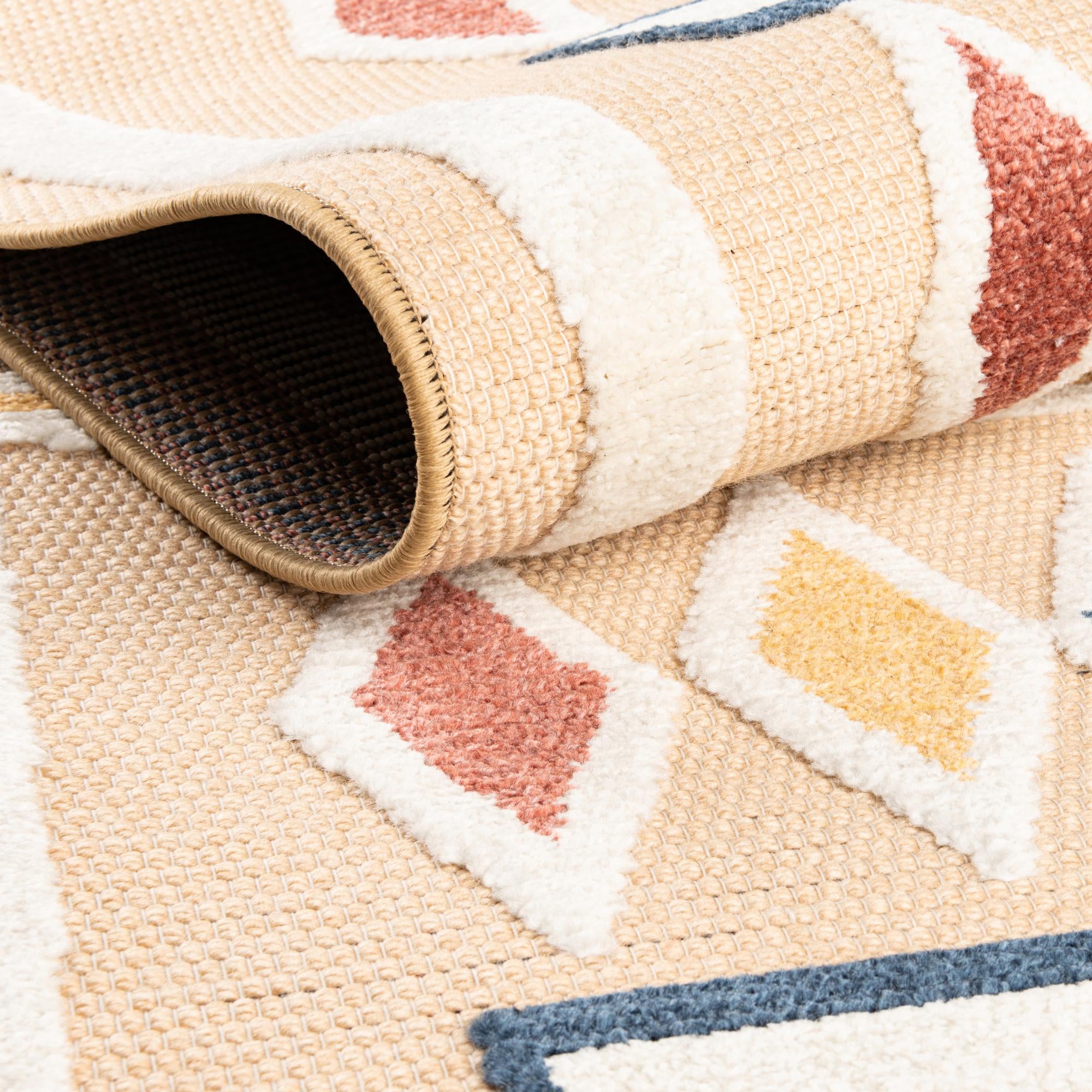 5' x 7' 7 Easy-Clean Indoor / Outdoor Rug