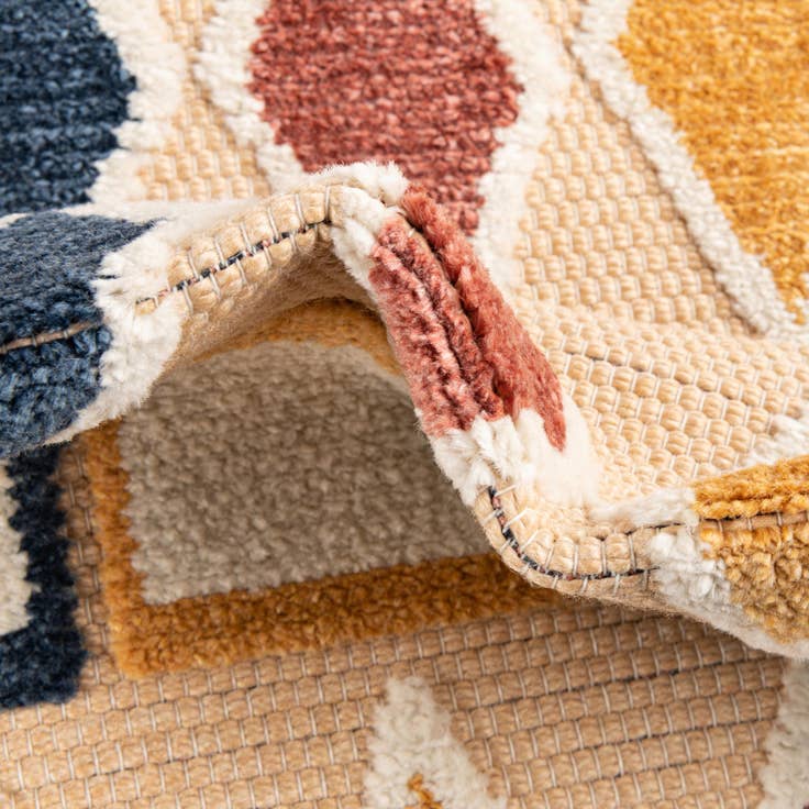 Detail image of 5' x 7' 7 Easy-Clean Indoor / Outdoor Rug