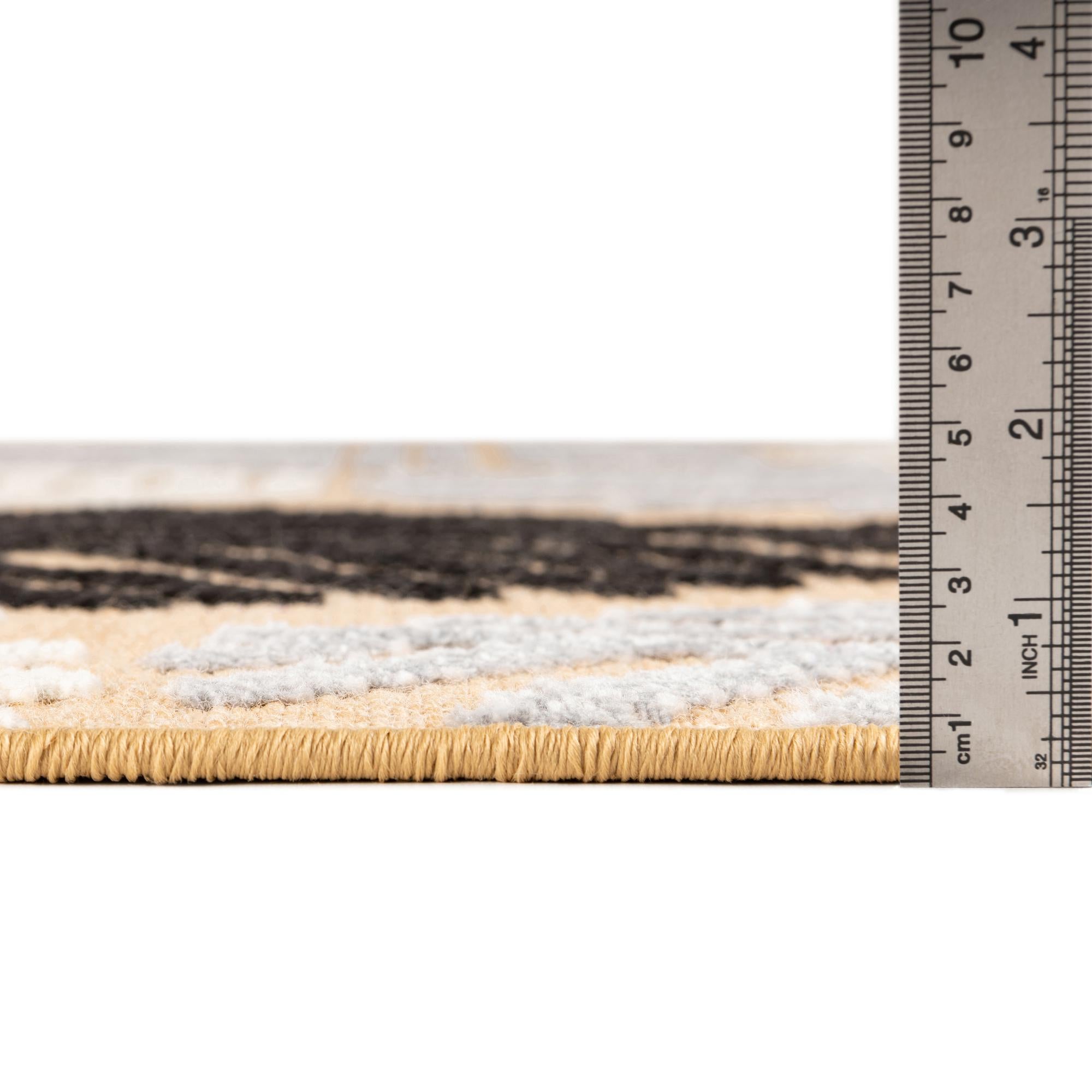 5' 3 x 7' 7 Easy-Clean Indoor / Outdoor Rug