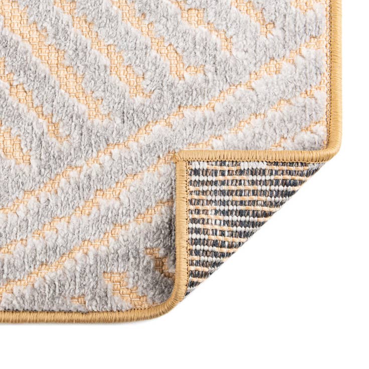 Detail image of 5' 3 x 7' 7 Easy-Clean Indoor / Outdoor Rug