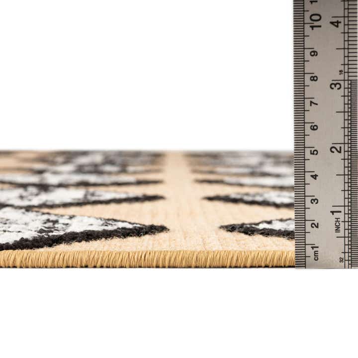 5' 3 x 7' 7 Easy-Clean Indoor / Outdoor Rug