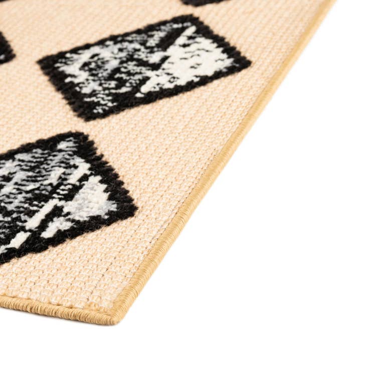 Detail image of 5' 3 x 7' 7 Easy-Clean Indoor / Outdoor Rug