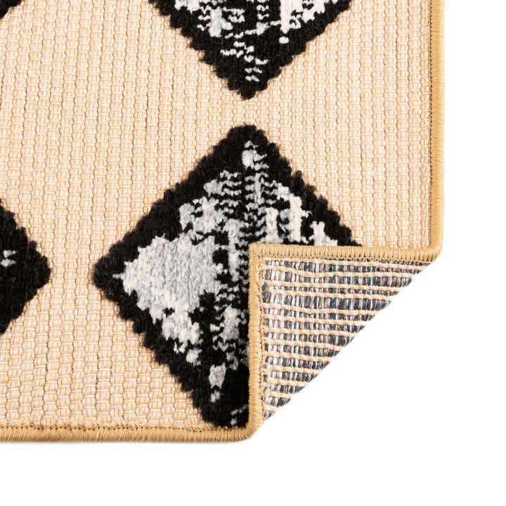 5' 3 x 7' 7 Easy-Clean Indoor / Outdoor Rug