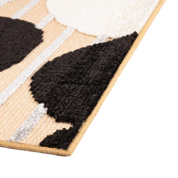 5' 3 x 7' 7 Easy-Clean Indoor / Outdoor Rug