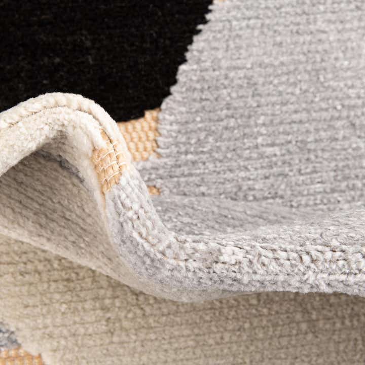 5' 3 x 7' 7 Easy-Clean Indoor / Outdoor Rug