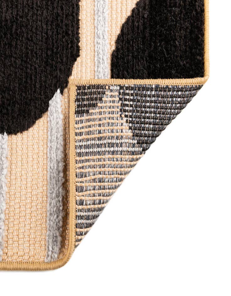 Detail image of 5' 3 x 7' 7  Washable  Indoor / Outdoor Rug