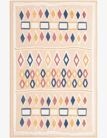 5' x 7' 7 Easy-Clean Indoor / Outdoor Rug