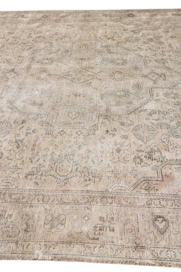Detail image of 9' 8 x 12' 9 Hand Knotted Ultra Vintage Persian Wool Rug