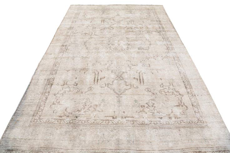 Detail image of 6' x 9' 1 Hand Knotted Ultra Vintage Persian Wool Rug