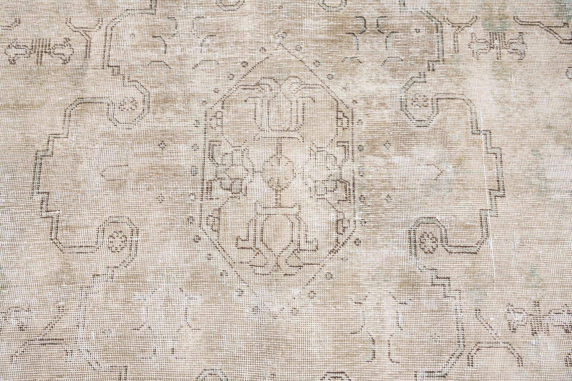 6' x 9' 1 Hand Knotted Ultra Vintage Persian Wool Rug