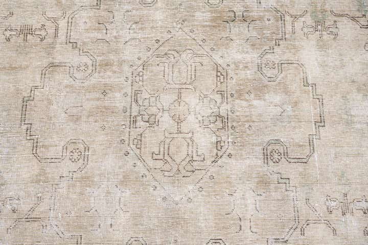 6' x 9' 1 Hand Knotted Ultra Vintage Persian Wool Rug