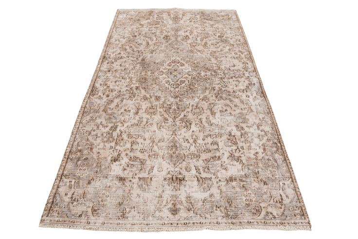Detail image of 4' x 7' 1 Hand Knotted Ultra Vintage Persian Wool Rug