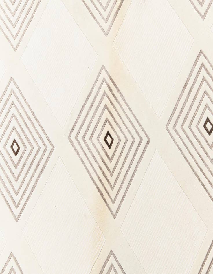 Detail image of 6' 3 x 6' 3  Hand Knotted Darya Round Rug