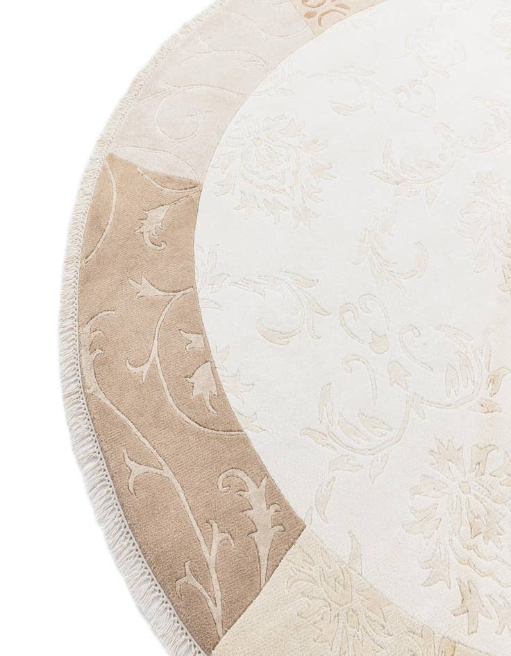 Detail image of 6' 7 x 6' 7  Hand Knotted Darya Round Rug