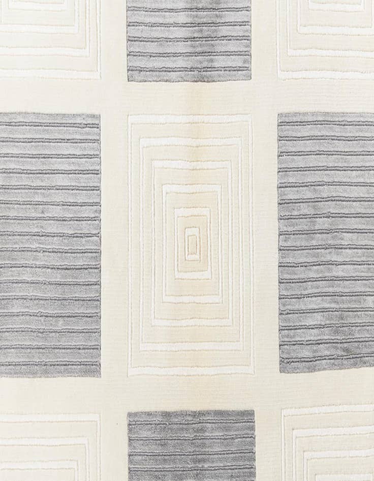 Detail image of 6' 4 x 6' 4  Hand Knotted Darya Wool Round Rug