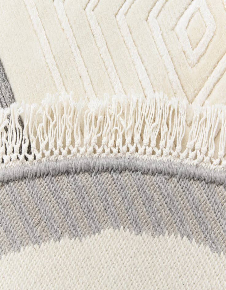 Detail image of 6' 4 x 6' 4  Hand Knotted Darya Wool Round Rug