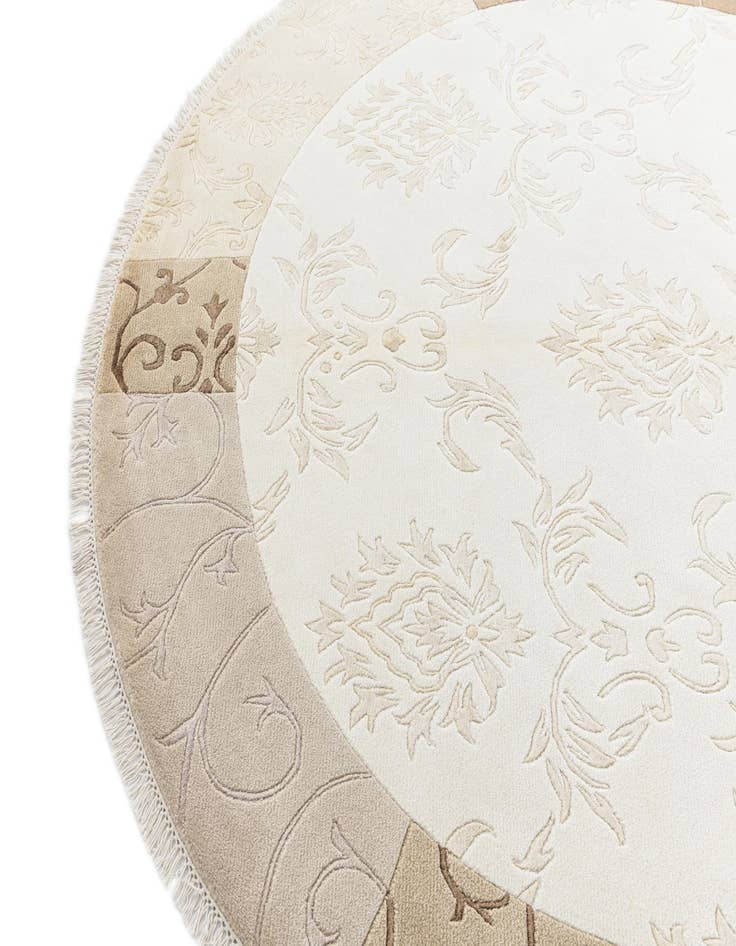 Detail image of 6' 7 x 6' 7  Hand Knotted Darya Round Rug