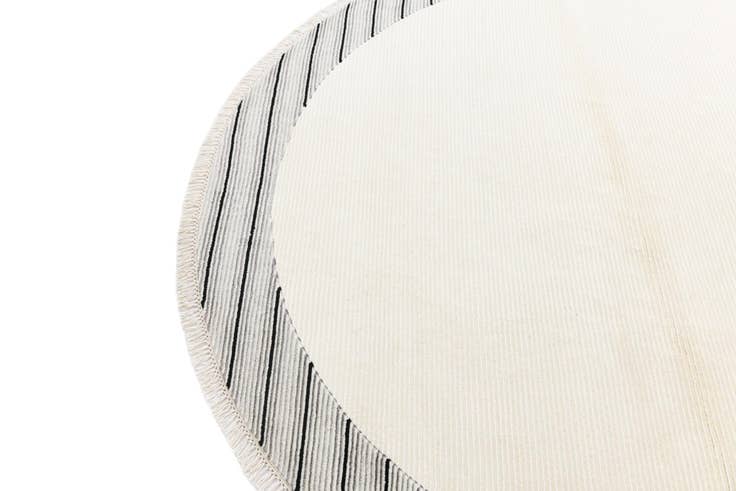 Detail image of 6' 6 x 6' 6 Hand Knotted Darya Wool Round Rug