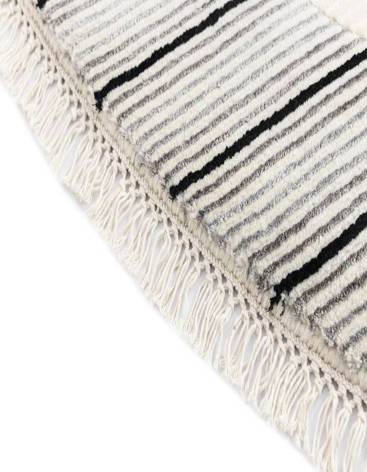 Detail image of 6' 6 x 6' 6  Hand Knotted Darya Wool Round Rug