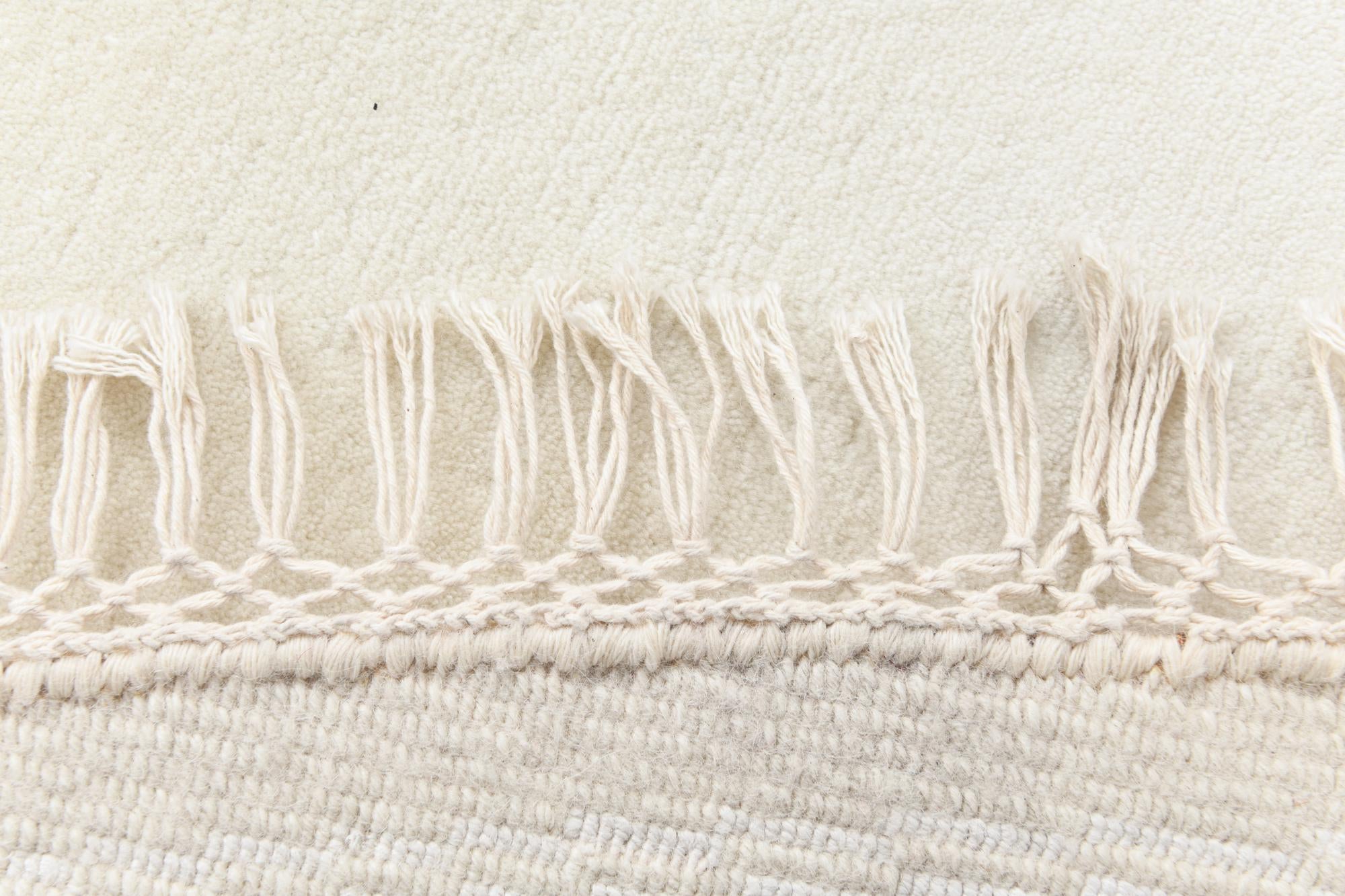 8' 4 x 8' 4 Hand Knotted Darya Wool Round Rug
