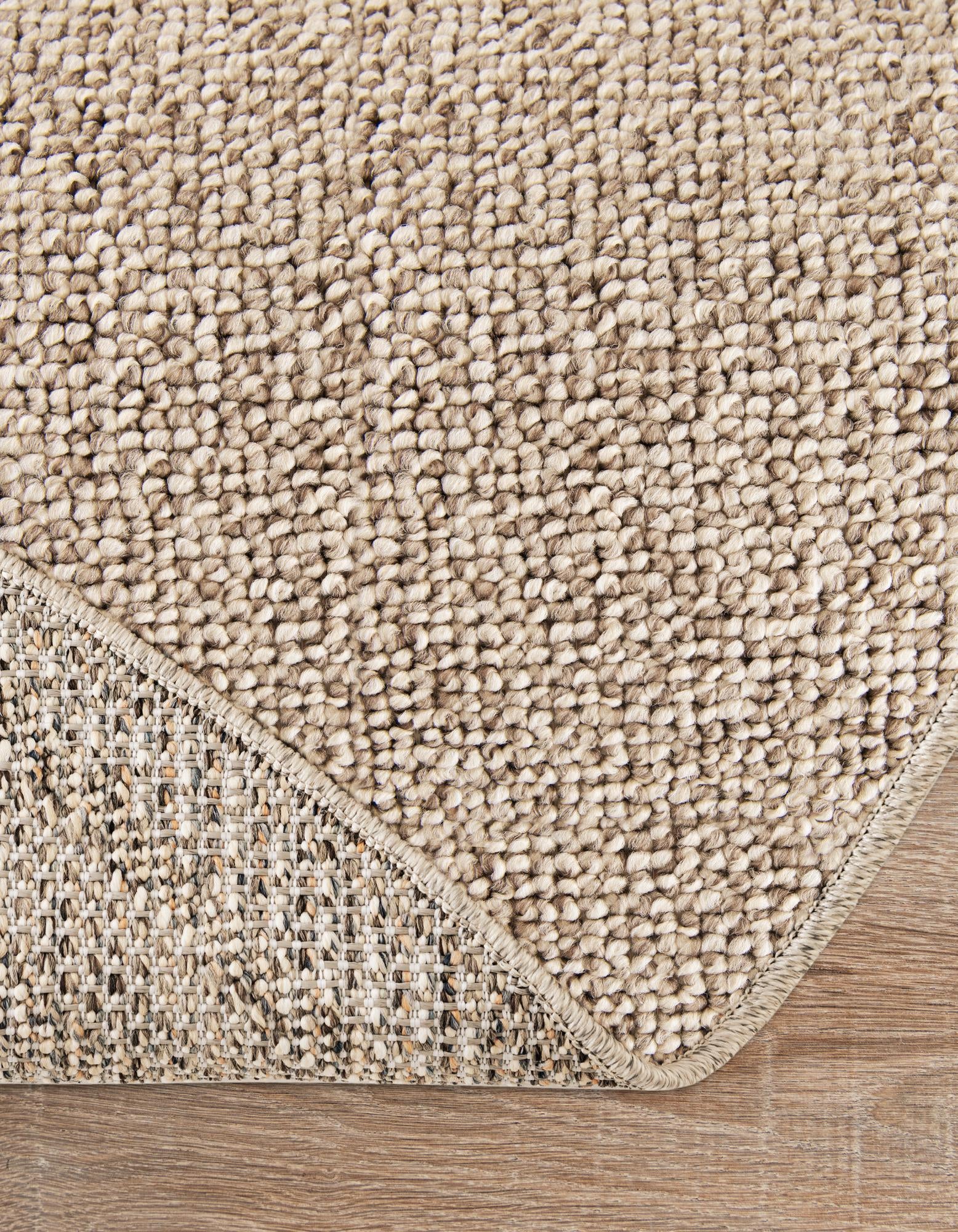 7' 10 x 7' 10 Easy-Clean Solid Indoor / Outdoor Round Rug