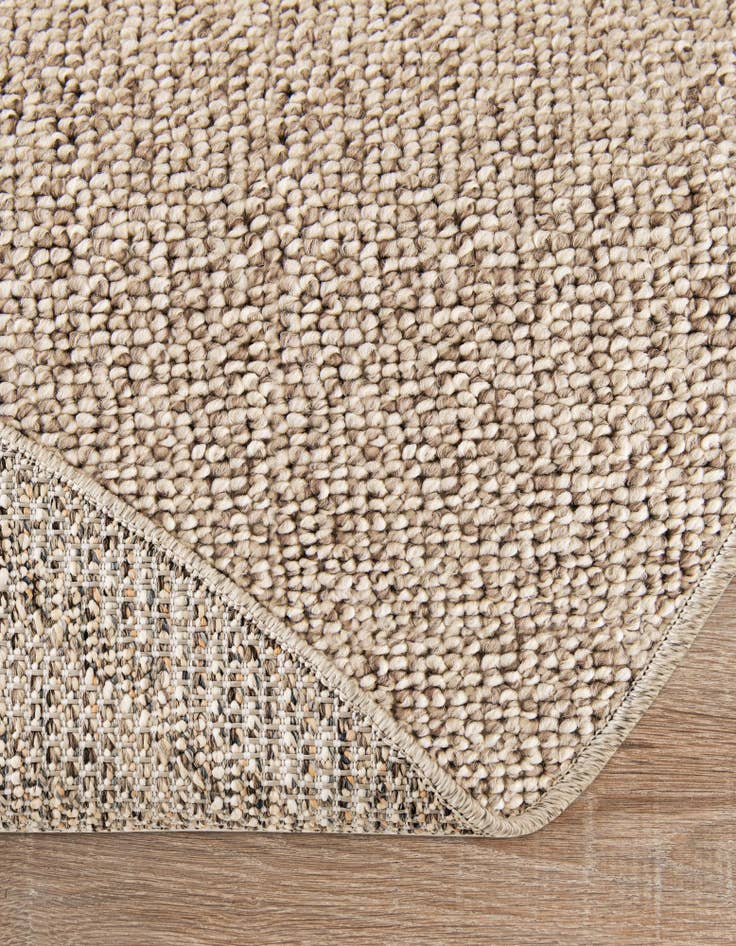 Detail image of 7' 10 x 7' 10 Easy-Clean Solid Indoor / Outdoor Round Rug