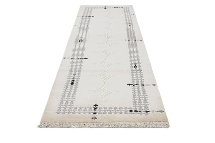 Detail image of 2' 7 x 9' 11 Hand Knotted Darya Wool Runner Rug