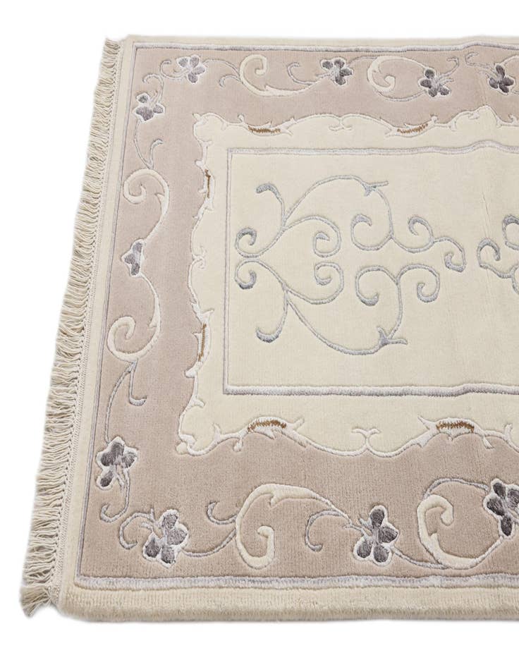 Detail image of 2' 8 x 10'  Hand Knotted Darya Wool Runner Rug