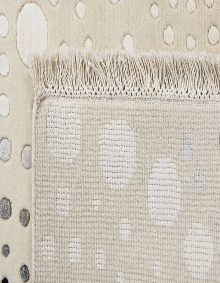 Detail image of 2' 7 x 13' 3  Hand Knotted Darya Wool Runner Rug