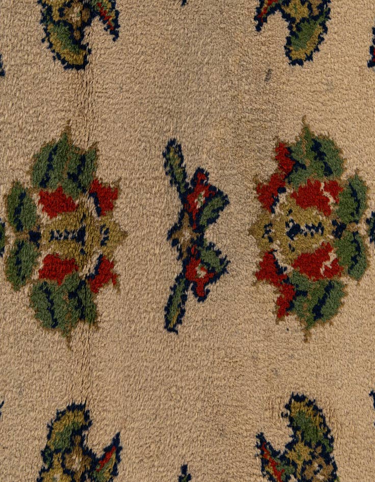 Detail image of 5' x 12' Sarough Wool Runner Rug