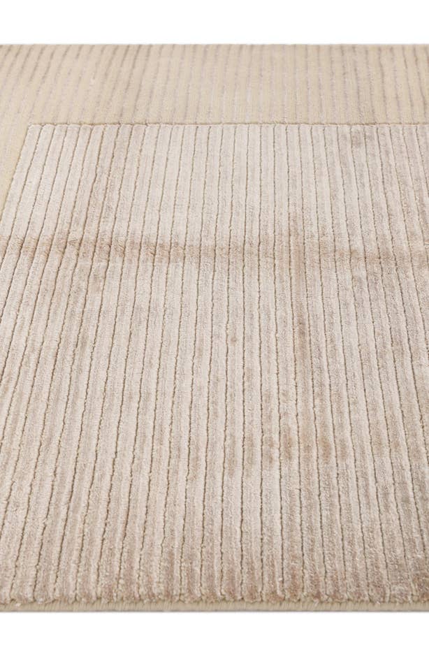 Detail image of 2' 7 x 2' 7 Hand Knotted Darya Wool Square Rug