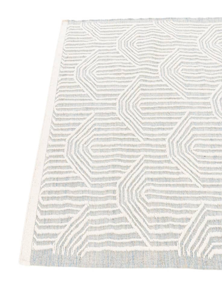 Detail image of 4' 1 x 6' 2  Hand Woven  Rug