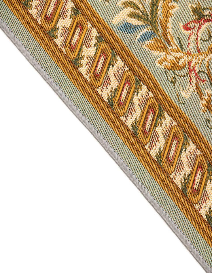 Detail image of 5' 2 x 7' 7  Washable Traditional Indoor / Outdoor Rug