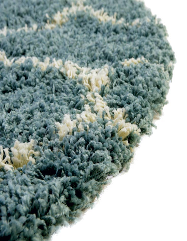 Detail image of 7' 10 x 10' Lattice Shag Oval Rug