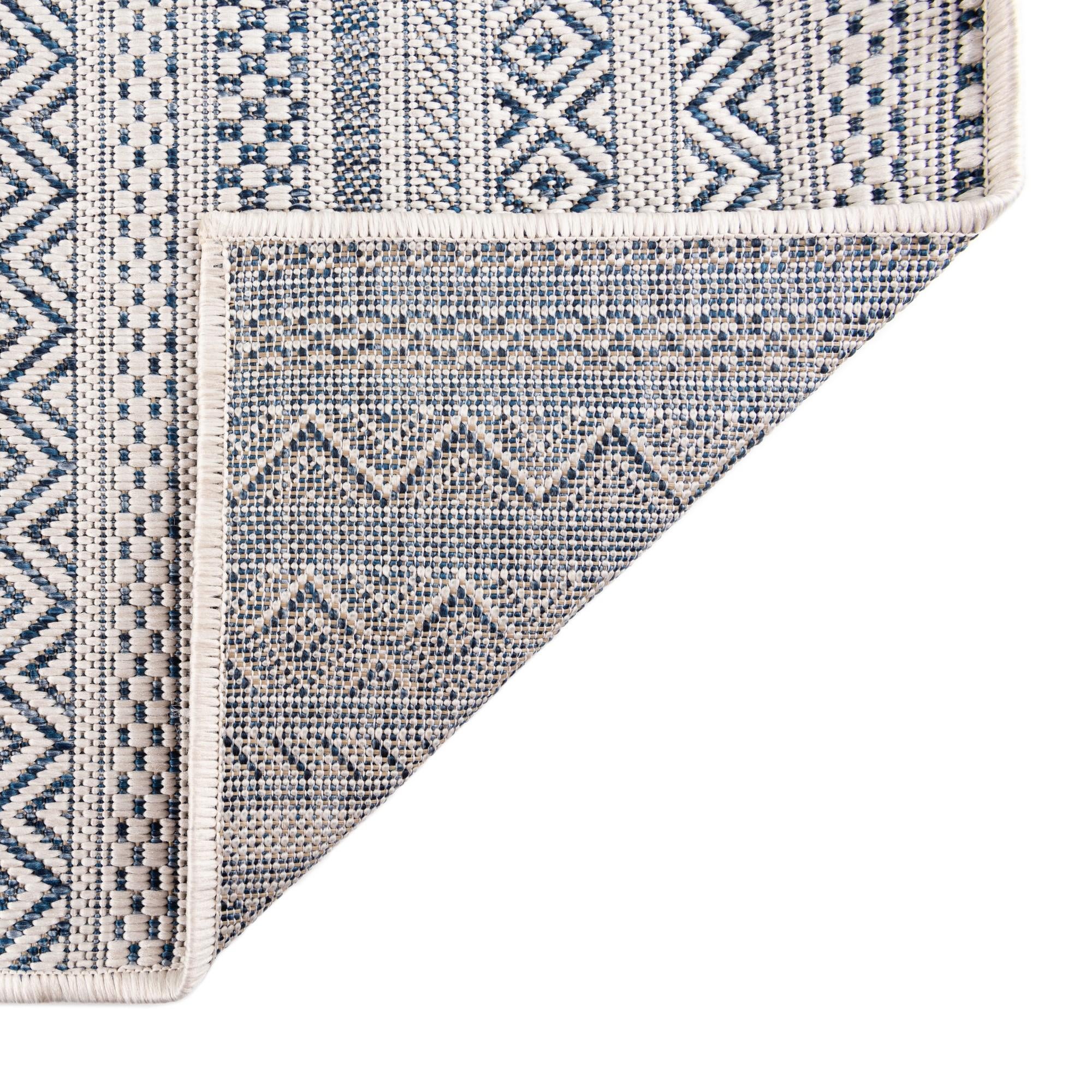 5' 3 x 8' Easy-Clean Ribbon Indoor / Outdoor Oval Rug