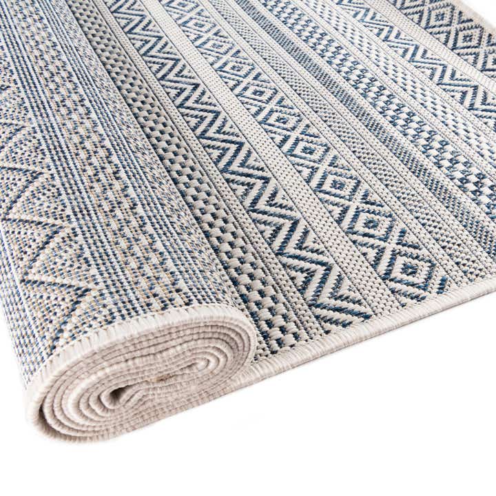 3' x 5' 3 Easy-Clean Ribbon Indoor / Outdoor Oval Rug