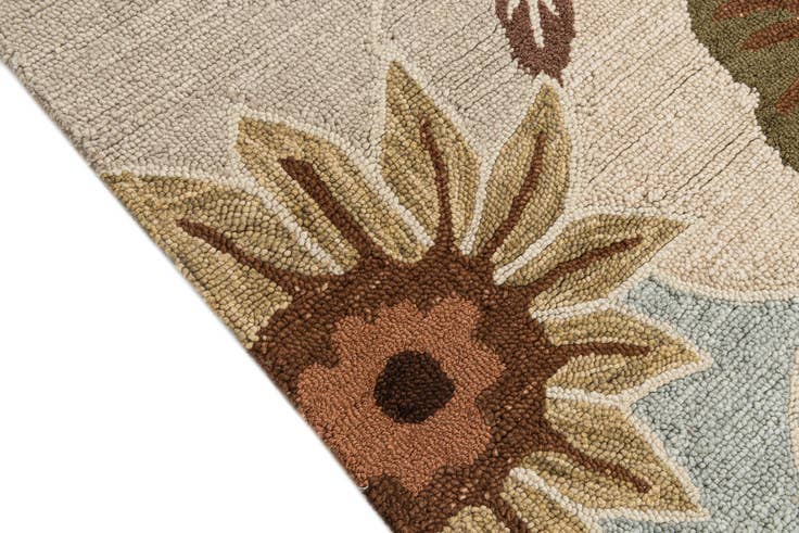 Detail image of 4' x 5' 10 Agra Rug