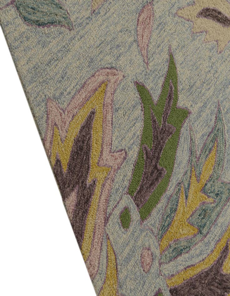 Detail image of 5' x 8' Agra Wool Rug