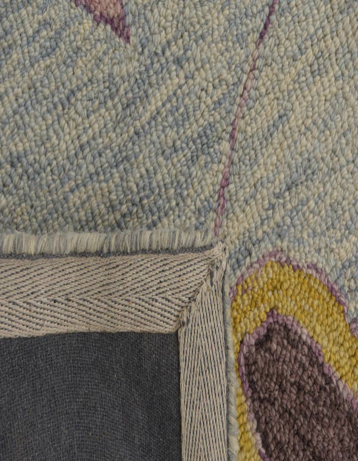 Detail image of 5' x 8' Agra Wool Rug