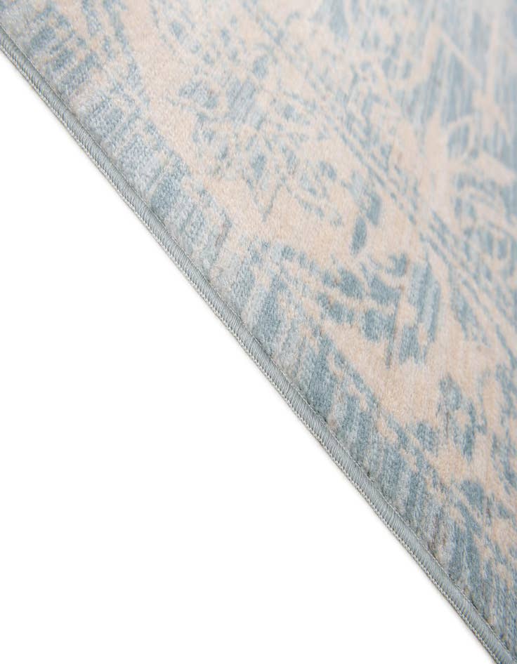 Detail image of 4' 10 x 8' Alexis Rug