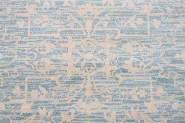 Detail image of 4' 10 x 8' Alexis Rug
