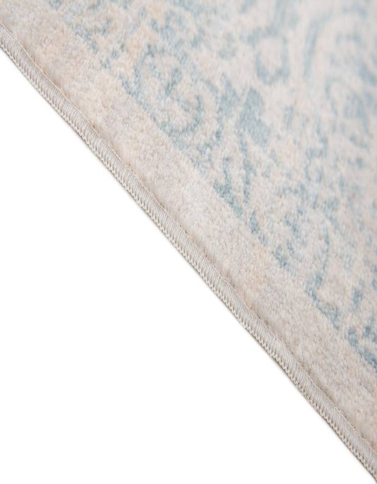 Detail image of 4' 10 x 8' Alexis Rug