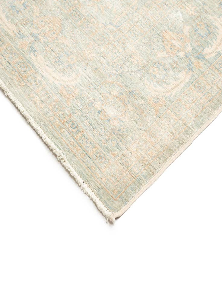 Detail image of 7' 10 x 9' 7 Amina Rug