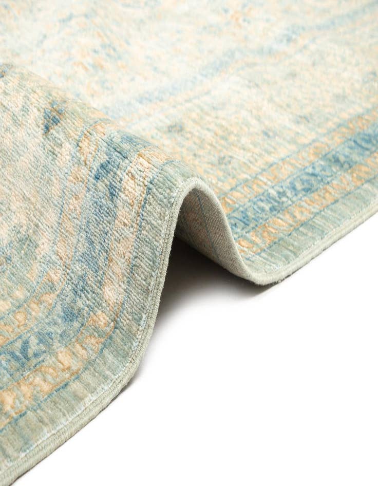 Detail image of 8' 10 x 11' 7 Amina Rug